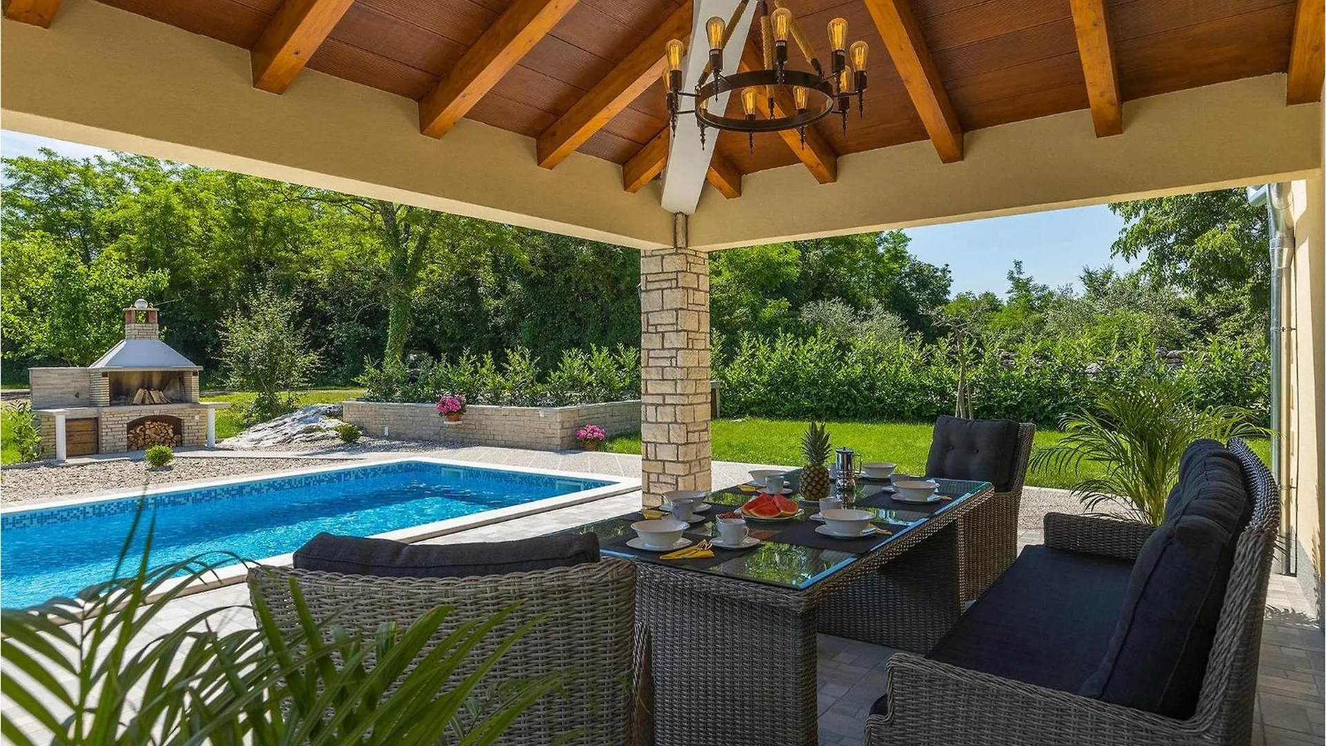 Villa Elanna Sumber Holiday home